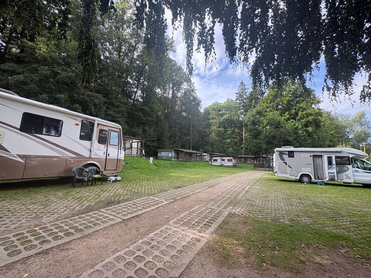 Campingfeld im Auto-Camping Park